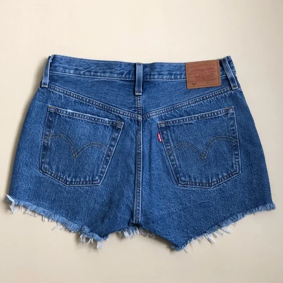 Levi’s Cut Off Distressed Denim Jean Shorts Sz 28‎ - Picture 4 of 7